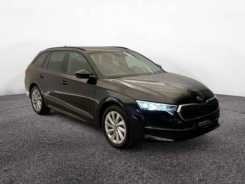 Gebraucht Skoda Octavia Selection 150 PS (110 kW) 2025 Schwarzmagic perleffekt Kombi