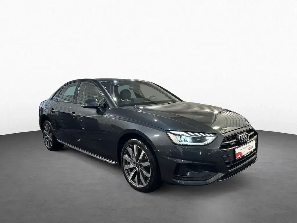 Używany Audi A4 Advanced 204 KM (150 kW) 2022 Szary Sedan/Limuzyna