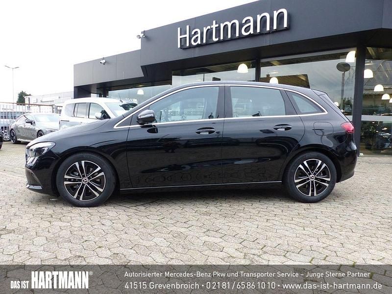 Gebraucht Mercedes B200 Progressive 163 PS (119 kW) 2024 Schwarz Van / Kleinbus