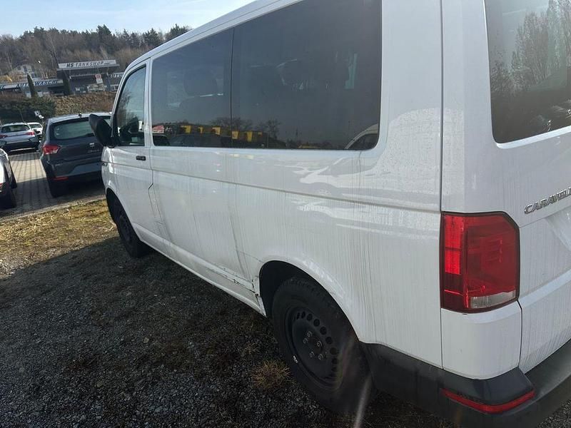 Gebraucht VW Caravelle Trendline 110 PS (80 kW) 2023 Weiß Van / Kleinbus