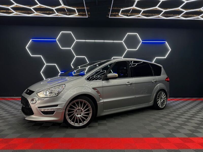 Silber Gebraucht 2011 Ford S-MAX Titanium S Van / Kleinbus | 11.800 € (Teuer) - Bild 1/4