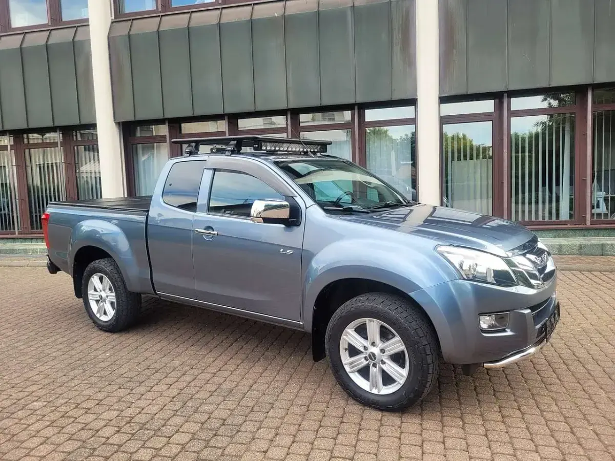 Gebraucht Isuzu D-Max 163 PS (119 kW) 2014 Grau SUV