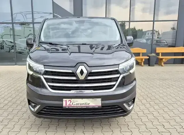 Gebraucht Renault Trafic Life 110 PS (80 kW) 2021 Schwarz Van / Kleinbus