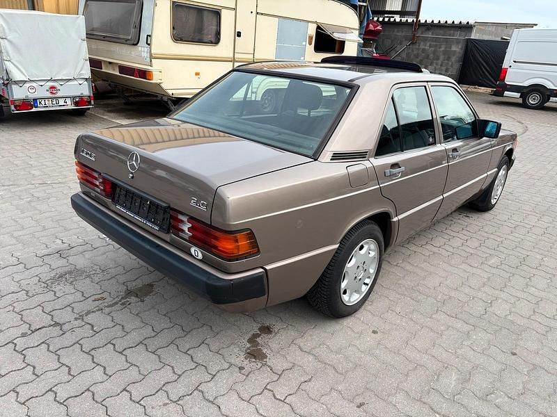 Gebraucht Mercedes 190 118 PS (86 kW) 1989 Braun Limousine