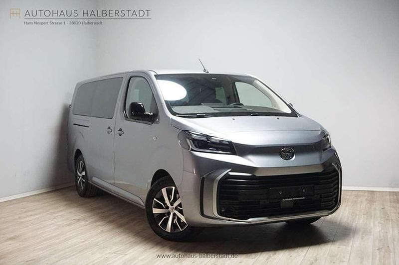 Grau Gebraucht 2025 Toyota Proace Verso Kombi | 41.990 € (Guter Preis) - Bild 1/3