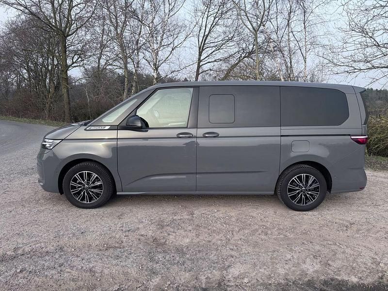 Gebraucht VW Multivan 150 PS (110 kW) 2024 Grau Van