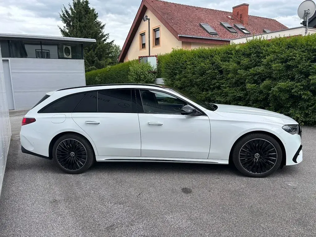 Gebraucht Mercedes E450 AMG Line Premium 381 PS (280 kW) 2024 Weiß Kombi