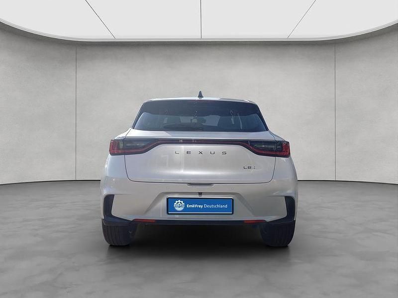 Neu Lexus LBX 136 PS (100 kW) 2026 Weiß SUV