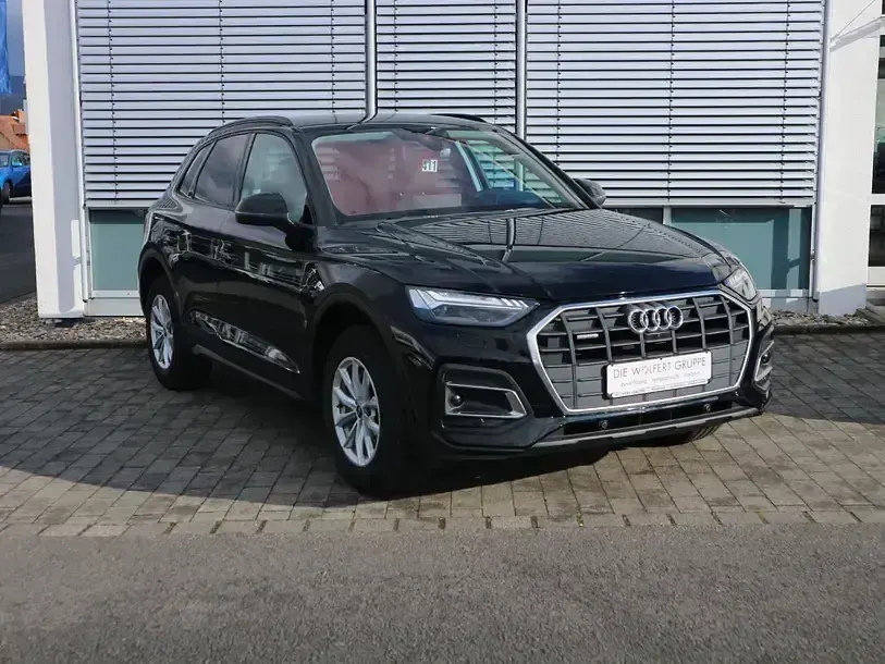 Gebraucht Audi Q5 Ambiente 204 PS (150 kW) 2022 Brillantschwarz SUV