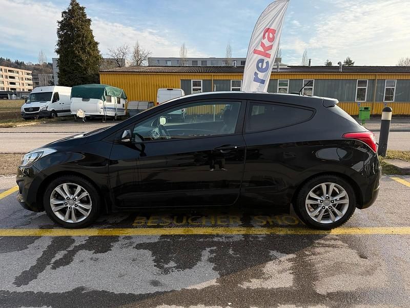Gebraucht Hyundai i30 110 PS (80 kW) 2013 Schwarz Kleinwagen