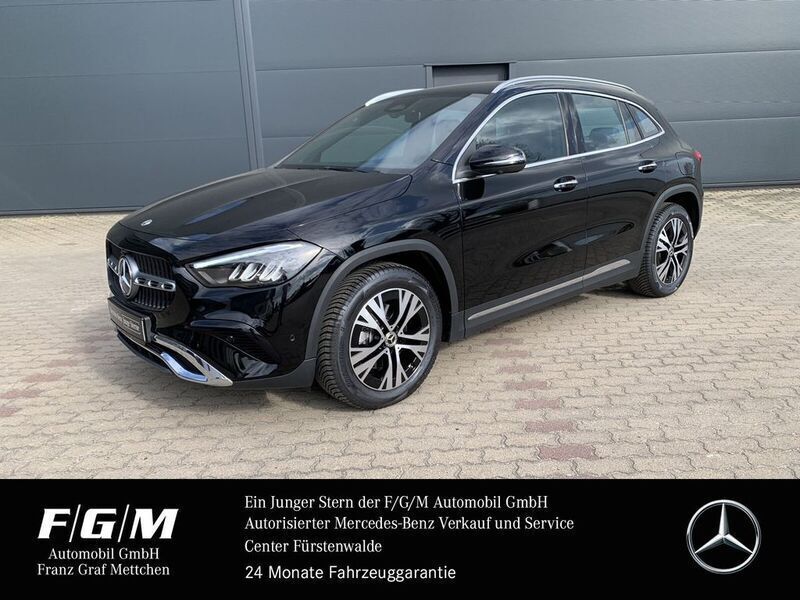 Unilack nachtschwarz Gebraucht 2024 Mercedes GLA180 Progressive SUV | 38.770 € (Fairer Preis) - Bild 1/4
