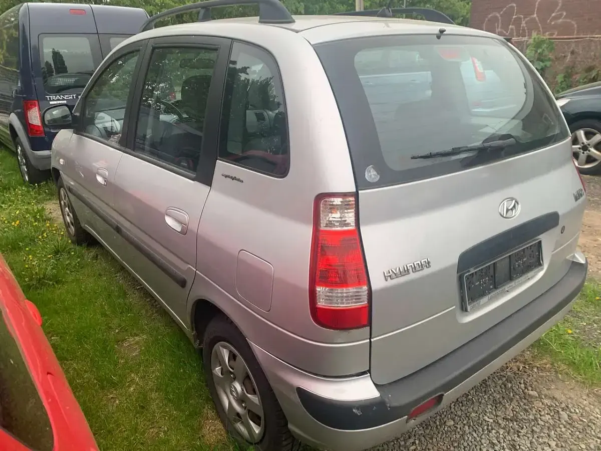Gebraucht Hyundai Matrix 103 PS (75 kW) 2007 Silber Van / Kleinbus
