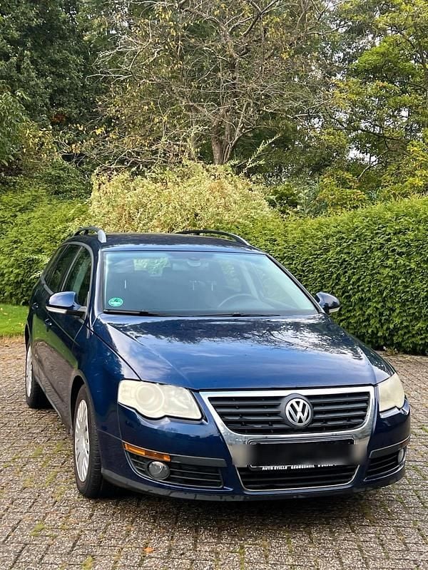 Blau Gebraucht 2006 VW Passat Limousine | 1.599 € (Superpreis) - Bild 1/4