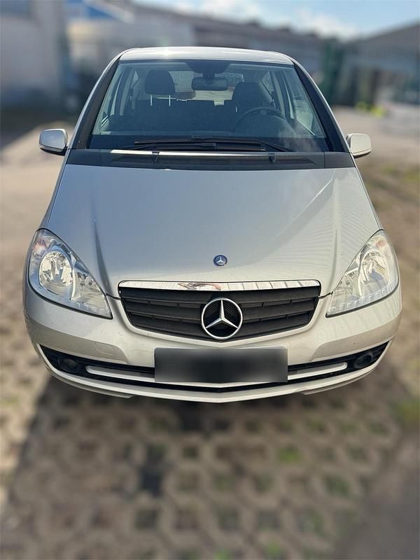 Gebraucht Mercedes A160 82 PS (60 kW) 2010 Silber Limousine