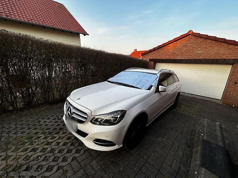 Gebraucht Mercedes E250 204 PS (150 kW) 2015 Weiß Kombi