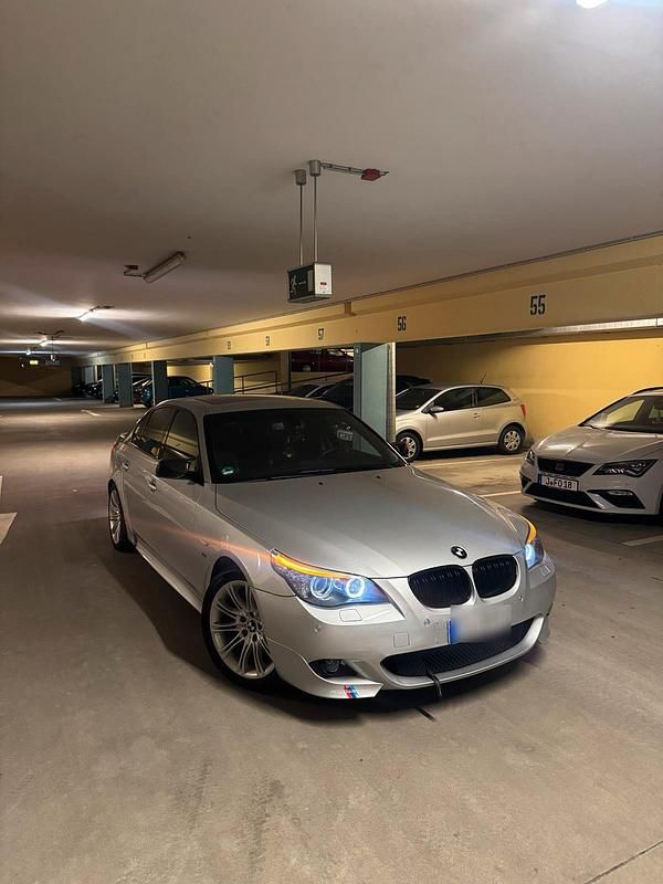 Gebraucht BMW 523 M Sport 190 PS (139 kW) 2009 Silber Limousine