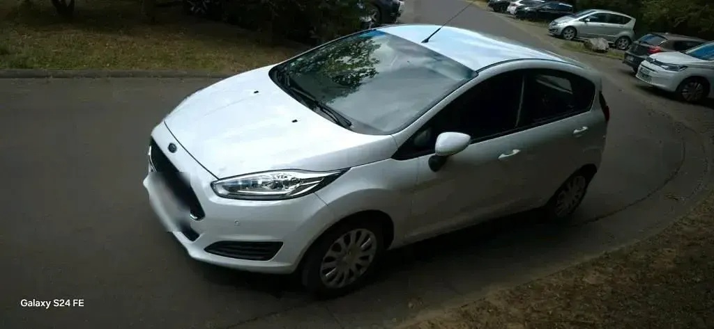 Gebraucht Ford Fiesta Trend 80 PS (58 kW) 2016 Weiß Kleinwagen