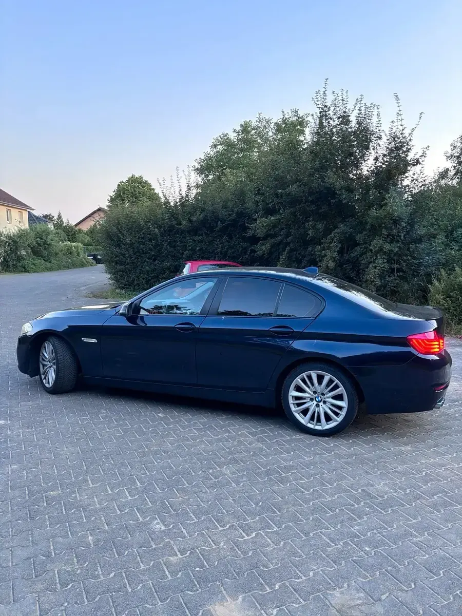 Gebraucht BMW 525 Comfort Edition 218 PS (160 kW) 2013 Blau Limousine