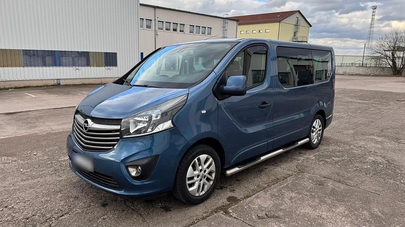 Gebraucht Opel Vivaro 145 PS (106 kW) 2016 Blau Van / Kleinbus