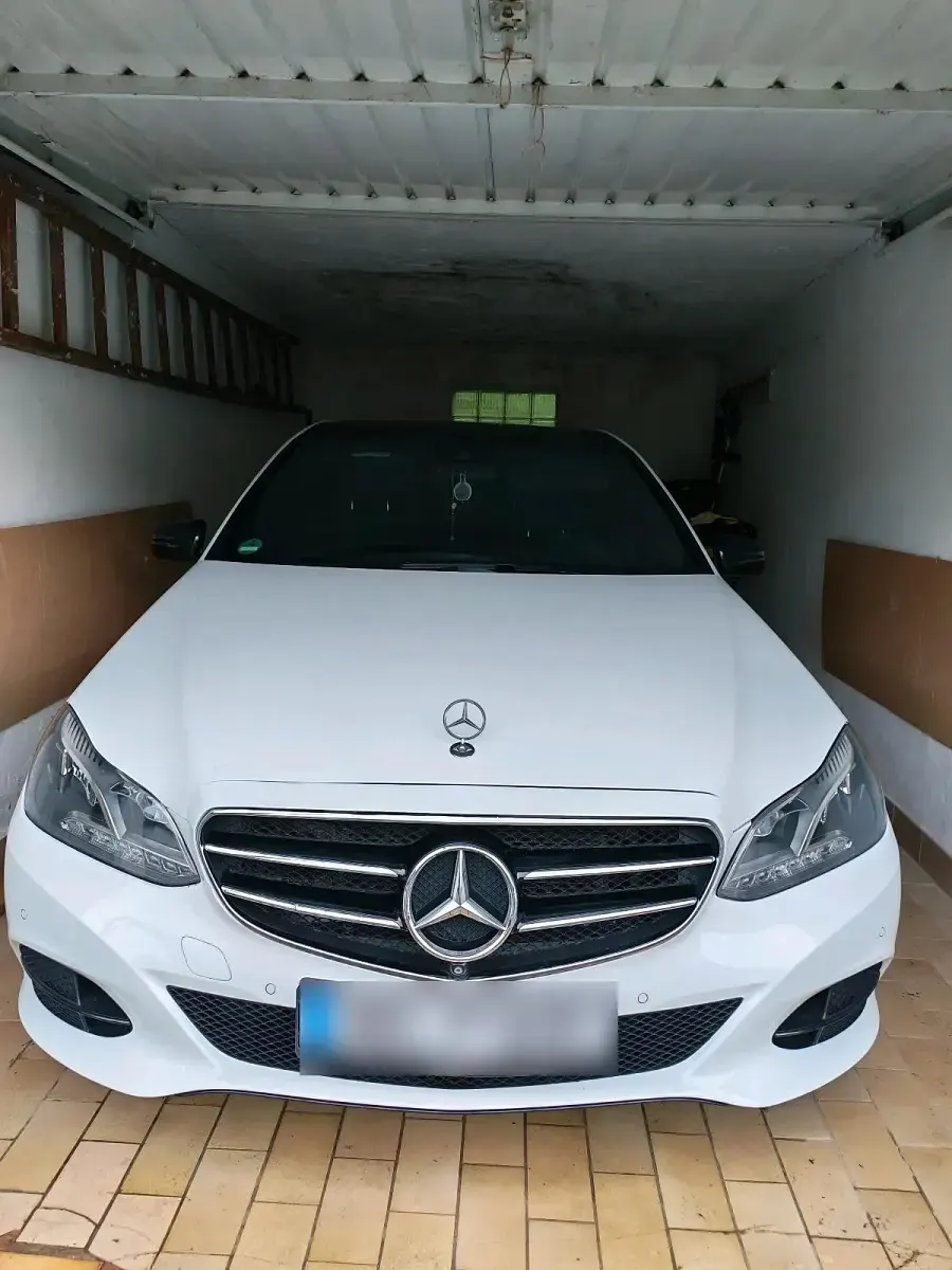 Gebraucht Mercedes E220 170 PS (125 kW) 2016 Weiß Limousine