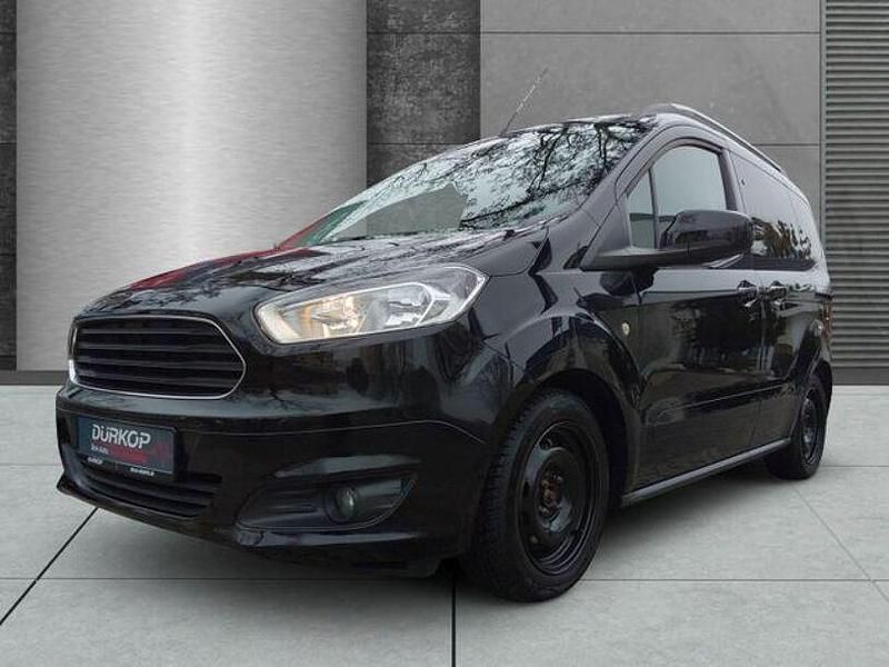 Gebraucht Ford Tourneo Courier Titanium 101 PS (74 kW) 2017 Iridiumschwarz metallic Van / Kleinbus