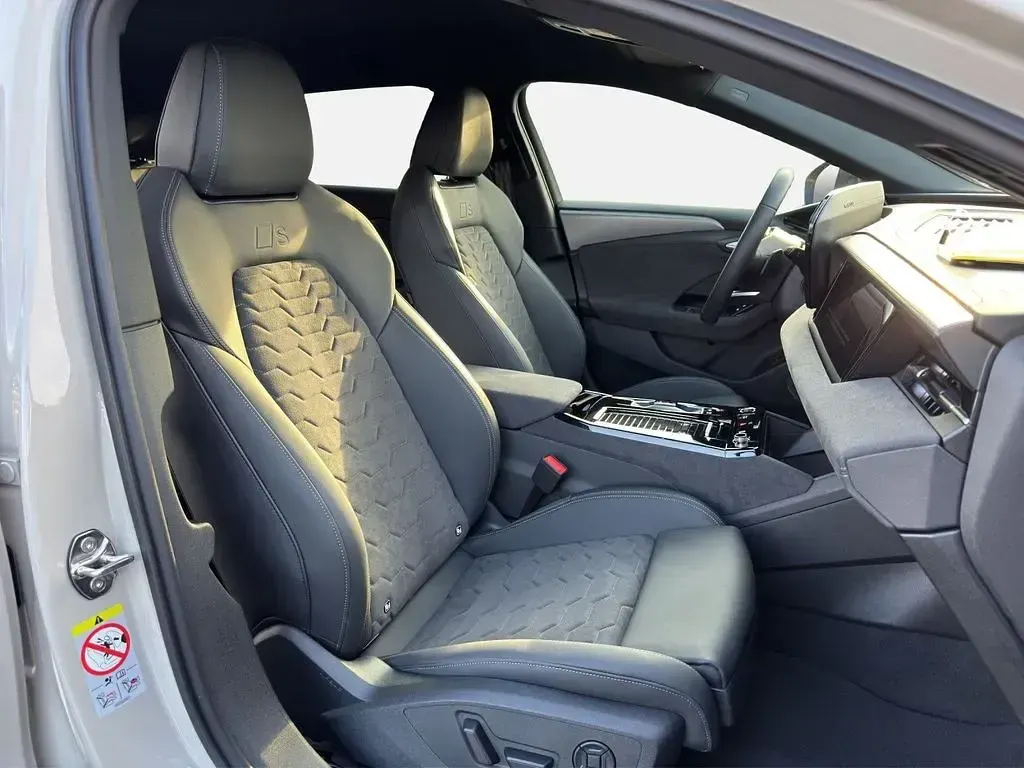 Gebraucht Audi A6 e-tron Performance 269 kW (367 PS) 2025 Siambeige metallic Kombi