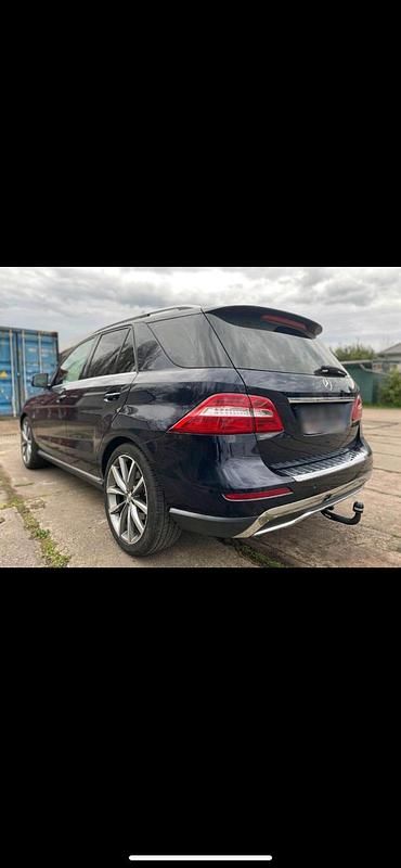 Gebraucht Mercedes ML350 258 PS (189 kW) 2012 Andere farben SUV
