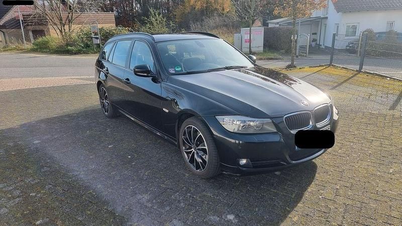 Używany BMW 320 184 KM (135 kW) 2012 Czarny Kombi