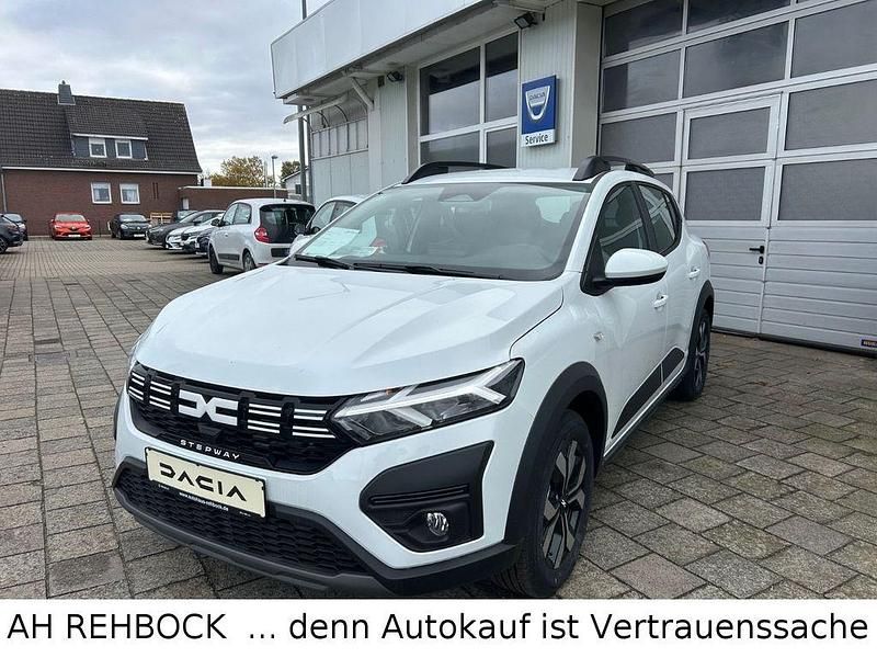 Weiß Neu 2025 Dacia Sandero Expression Kleinwagen | 20.590 € - Bild 1/4