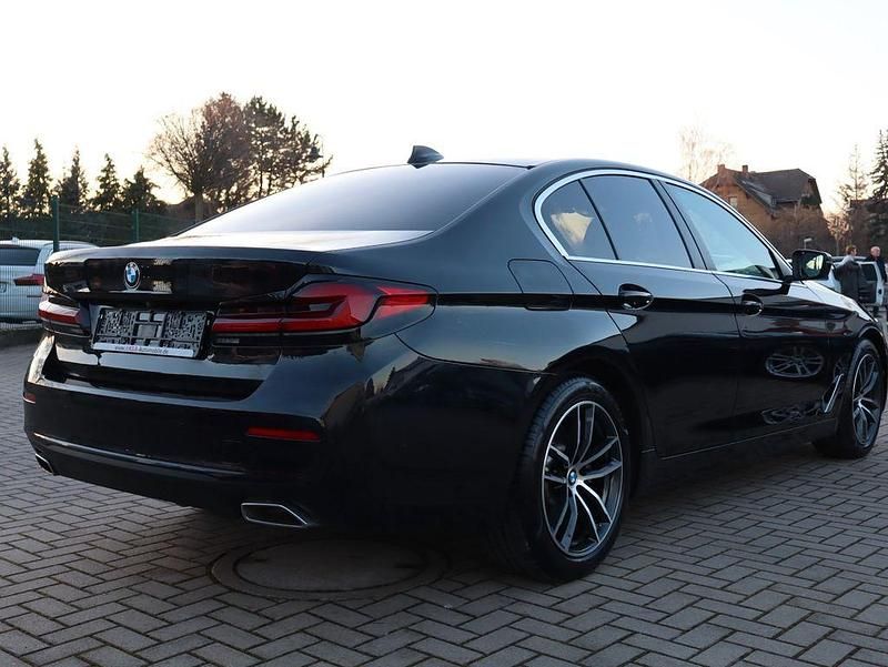 Gebraucht BMW 520 184 PS (135 kW) 2022 Schwarz Limousine