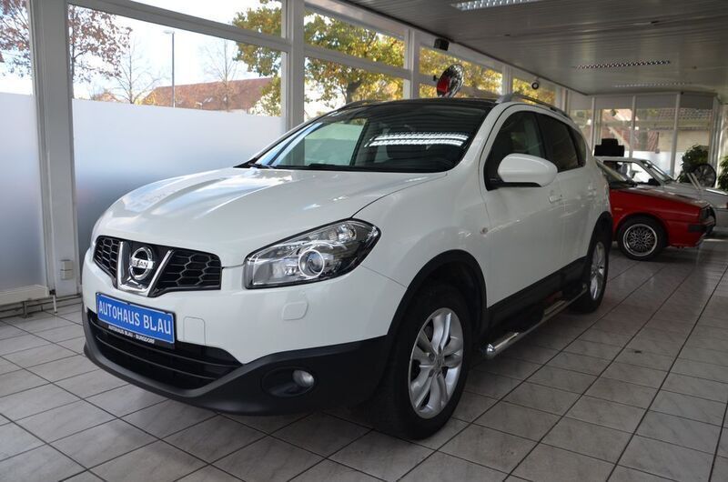 Weiß Gebraucht 2011 Nissan Qashqai Tekna SUV | 9.490 € (Etwas zu teuer) - Bild 1/4