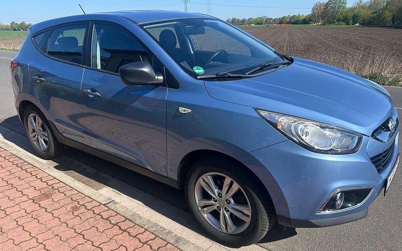 Second-hand Hyundai Tucson 135 CP (99 kW) 2012 Albastru SUV