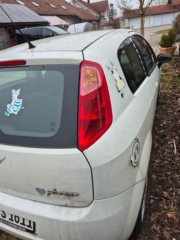 Gebraucht Fiat Punto Dynamic 77 PS (56 kW) 2009 Weiß Kleinwagen