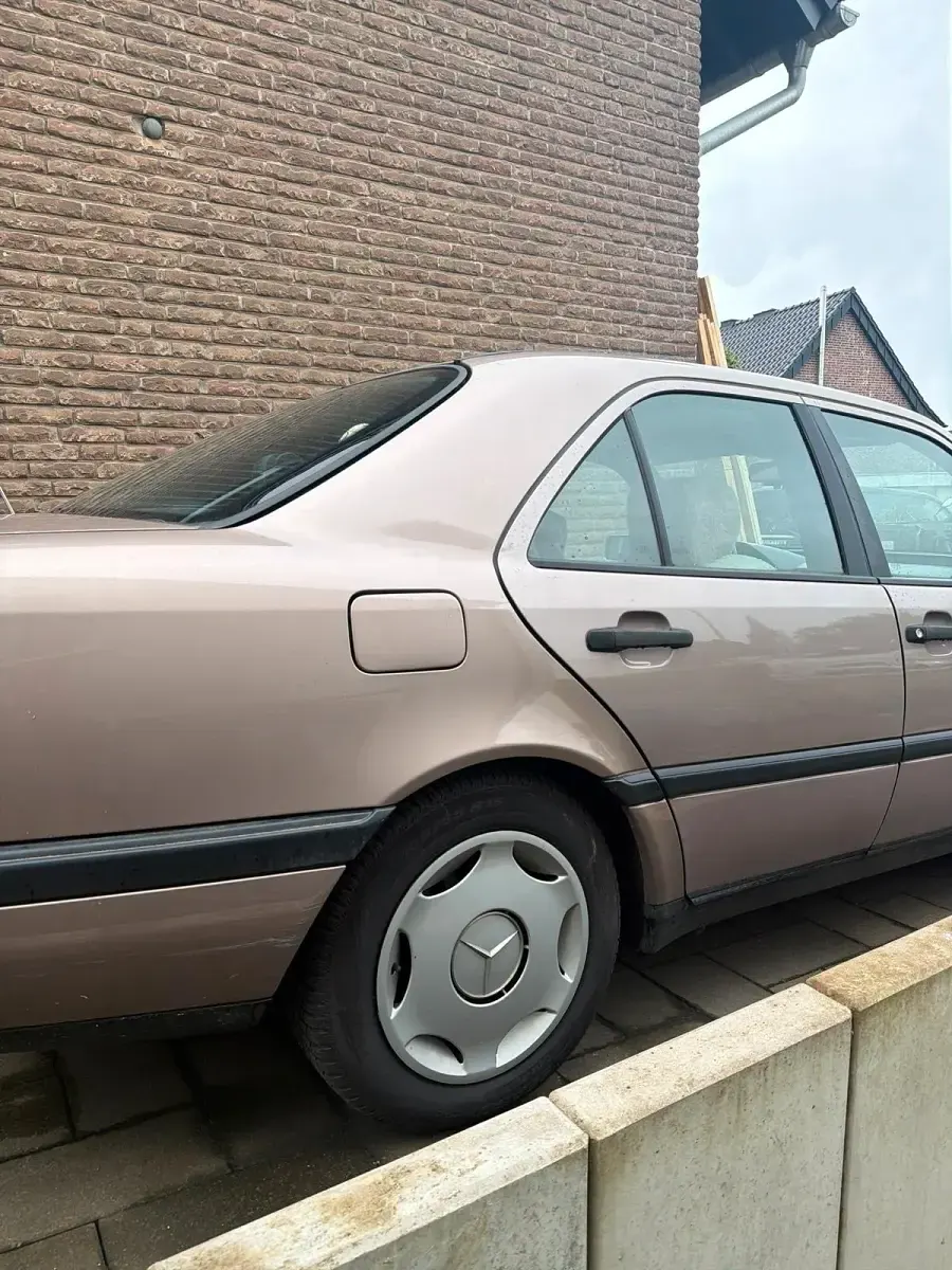 Gebraucht Mercedes C180 1995 Braun Limousine