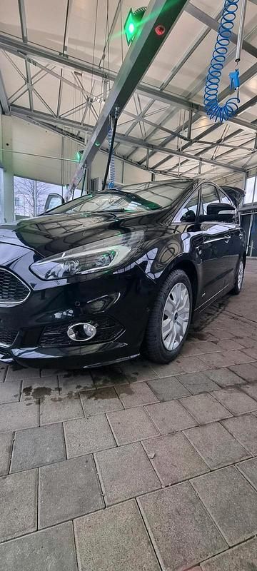 Gebraucht Ford S-MAX ST-Line 190 PS (139 kW) 2018 Schwarz Van / Kleinbus