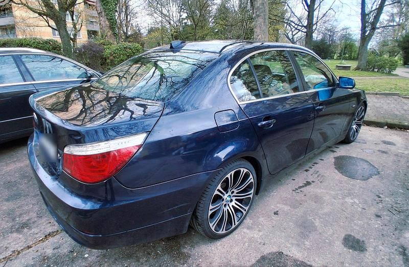 Gebraucht BMW 525 177 PS (130 kW) 2006 Blau Limousine