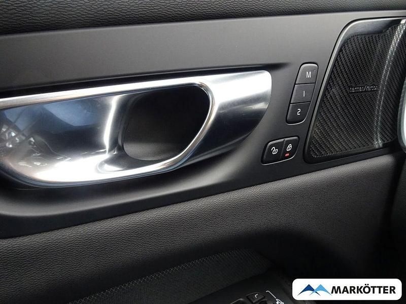 Neu Volvo XC60 Plus 349 PS (256 kW) 2026 Weiss SUV