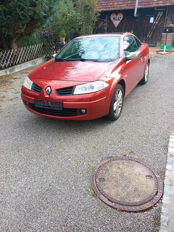 Rot Gebraucht 2008 Renault Mégane Cabriolet Cabrio | 2.800 € (Fairer Preis) - Bild 1/4