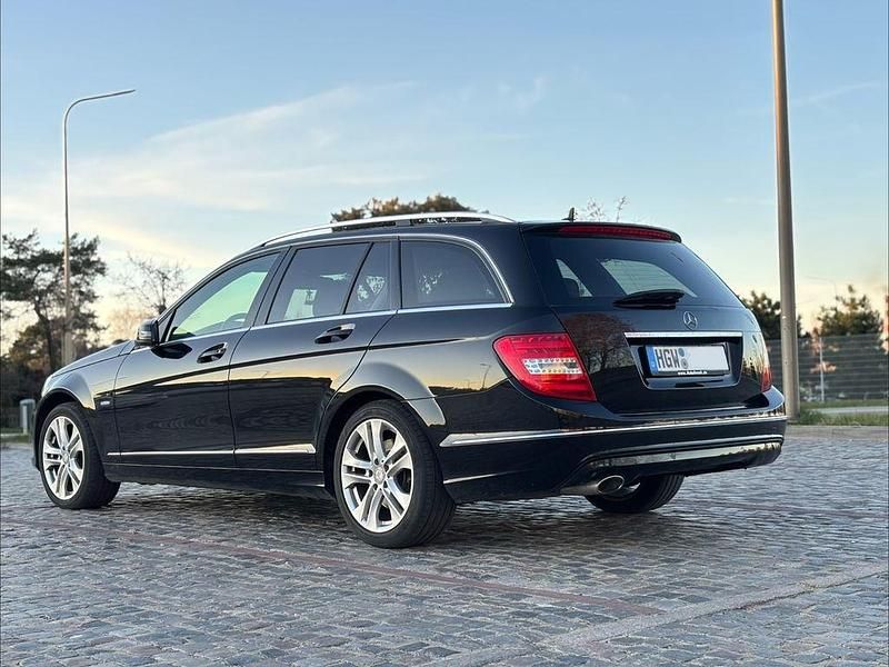Gebraucht Mercedes C250 204 PS (150 kW) 2011 Schwarz Kombi