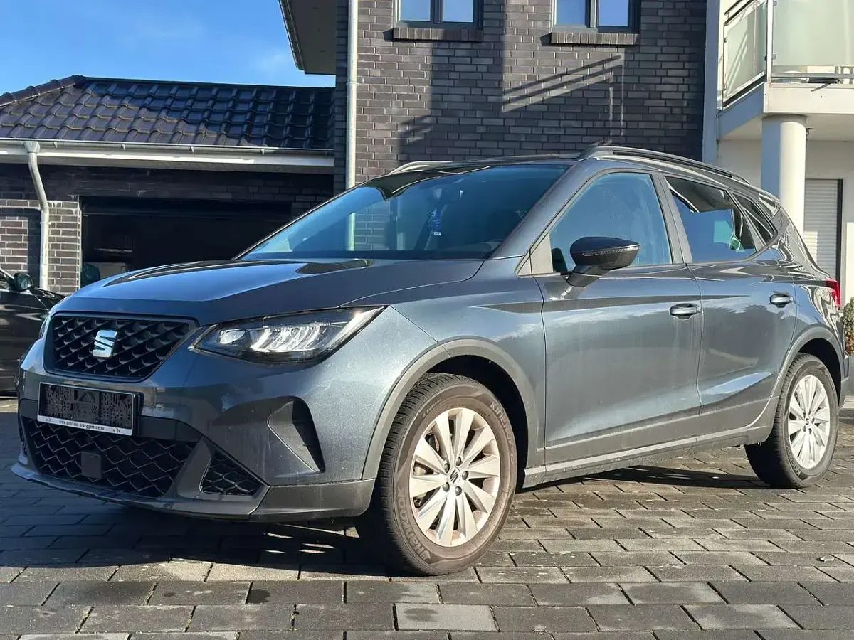 Gebraucht Seat Arona Style 95 PS (69 kW) 2023 Grau SUV