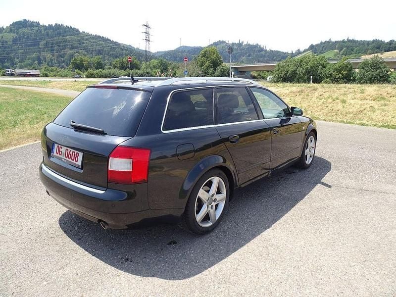 Używany Audi A4 170 KM (125 kW) 2004 Czarny Kombi