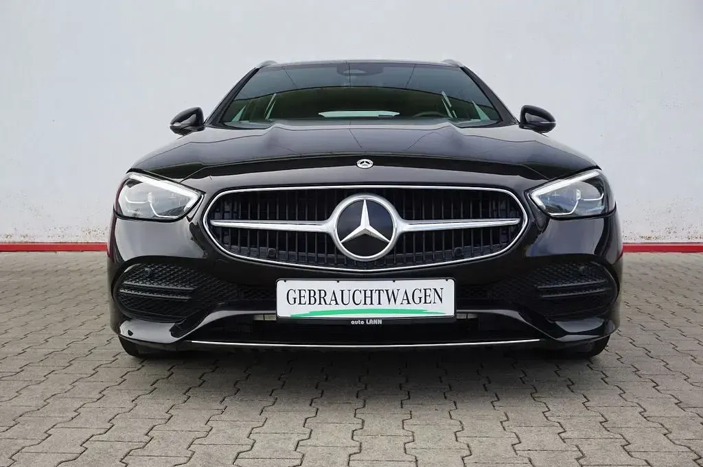 Gebraucht Mercedes C220 Avantgarde 197 PS (144 kW) 2025 Schwarz Kombi