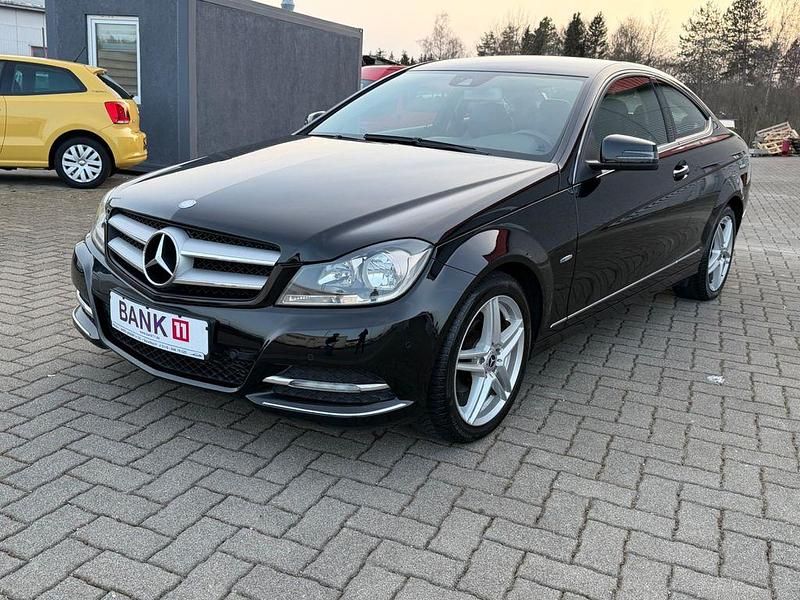 Gebraucht Mercedes C180 156 PS (114 kW) 2012 Schwarz Coupé