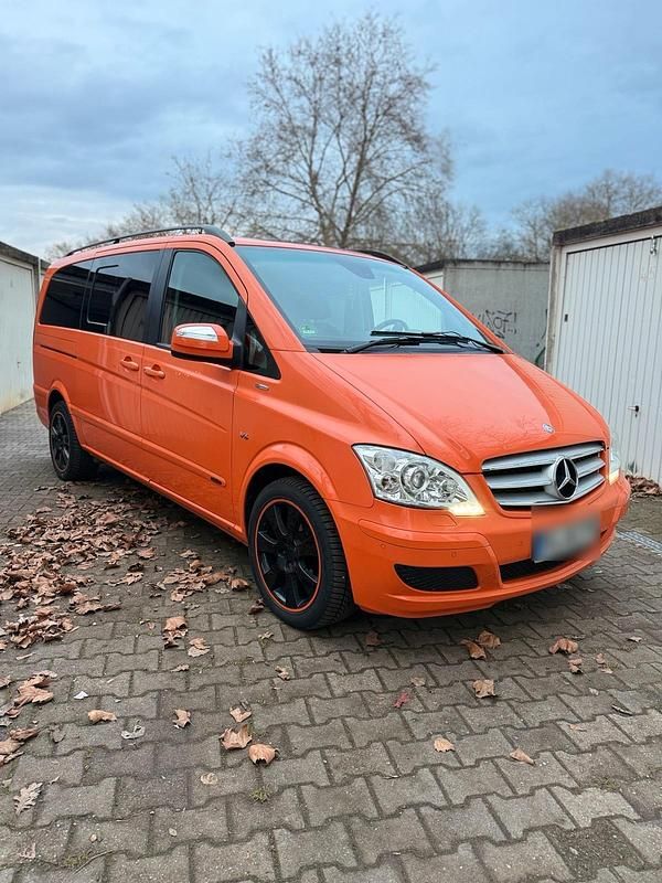 Orange Gebraucht 2011 Mercedes Viano Van / Kleinbus | 21.000 € (Teuer) - Bild 1/4