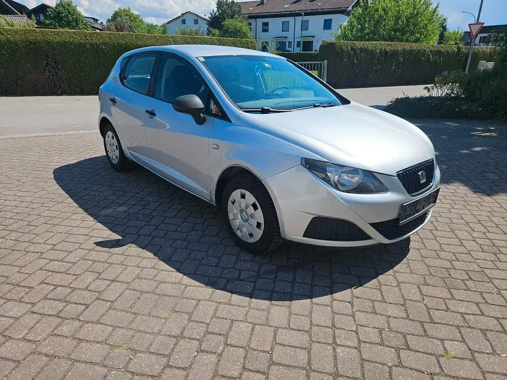 Gebraucht Seat Ibiza Basis 60 PS (44 kW) 2012 Silber Limousine