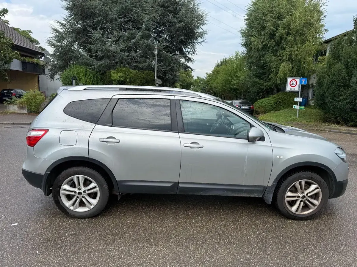 Gebraucht Nissan Qashqai +2 Acenta 131 PS (96 kW) 2012 Silber SUV