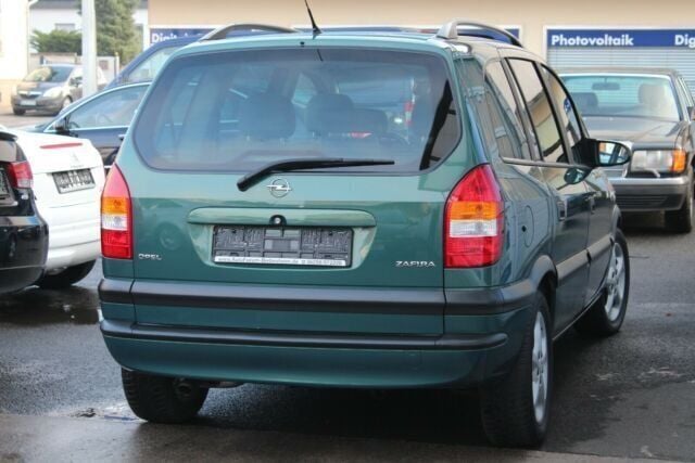 Gebraucht Opel Zafira Executive 147 PS (108 kW) 2002 Grün metallic Van / Kleinbus