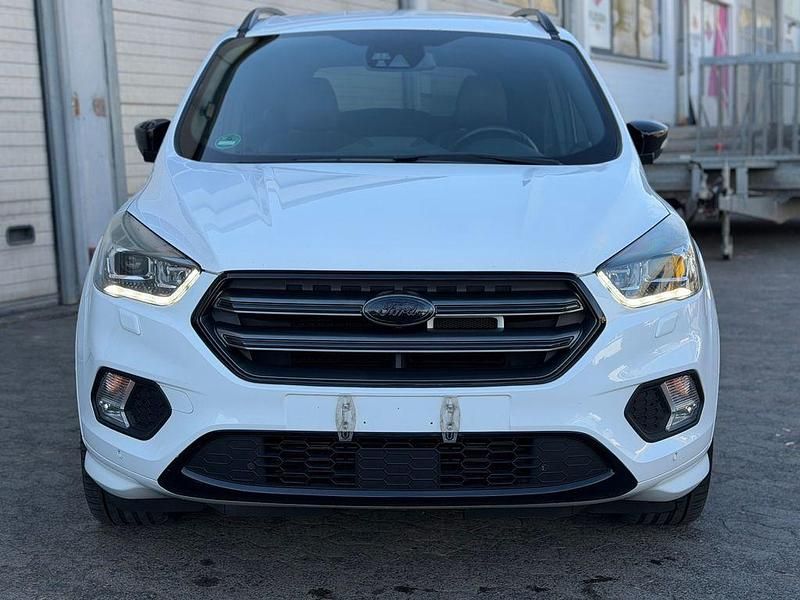 Gebraucht Ford Kuga ST-Line 242 PS (177 kW) 2018 Weiß SUV