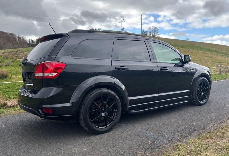 Second-hand Fiat Freemont Black Code 170 CP (125 kW) 2015 Negru SUV