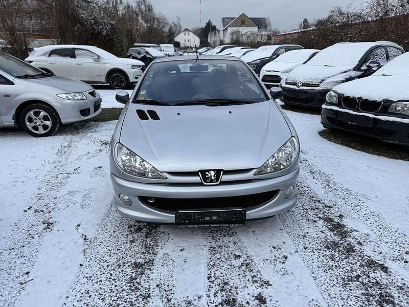 Grau Gebraucht 2004 Peugeot 206 CC Quiksilver Cabrio | 999 € (Guter Preis) - Bild 1/4